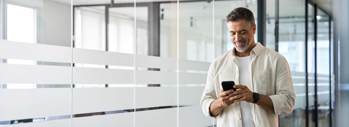 man-phone-office-banner-1200px