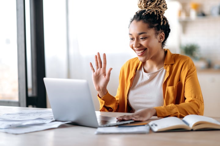 Lady on laptop